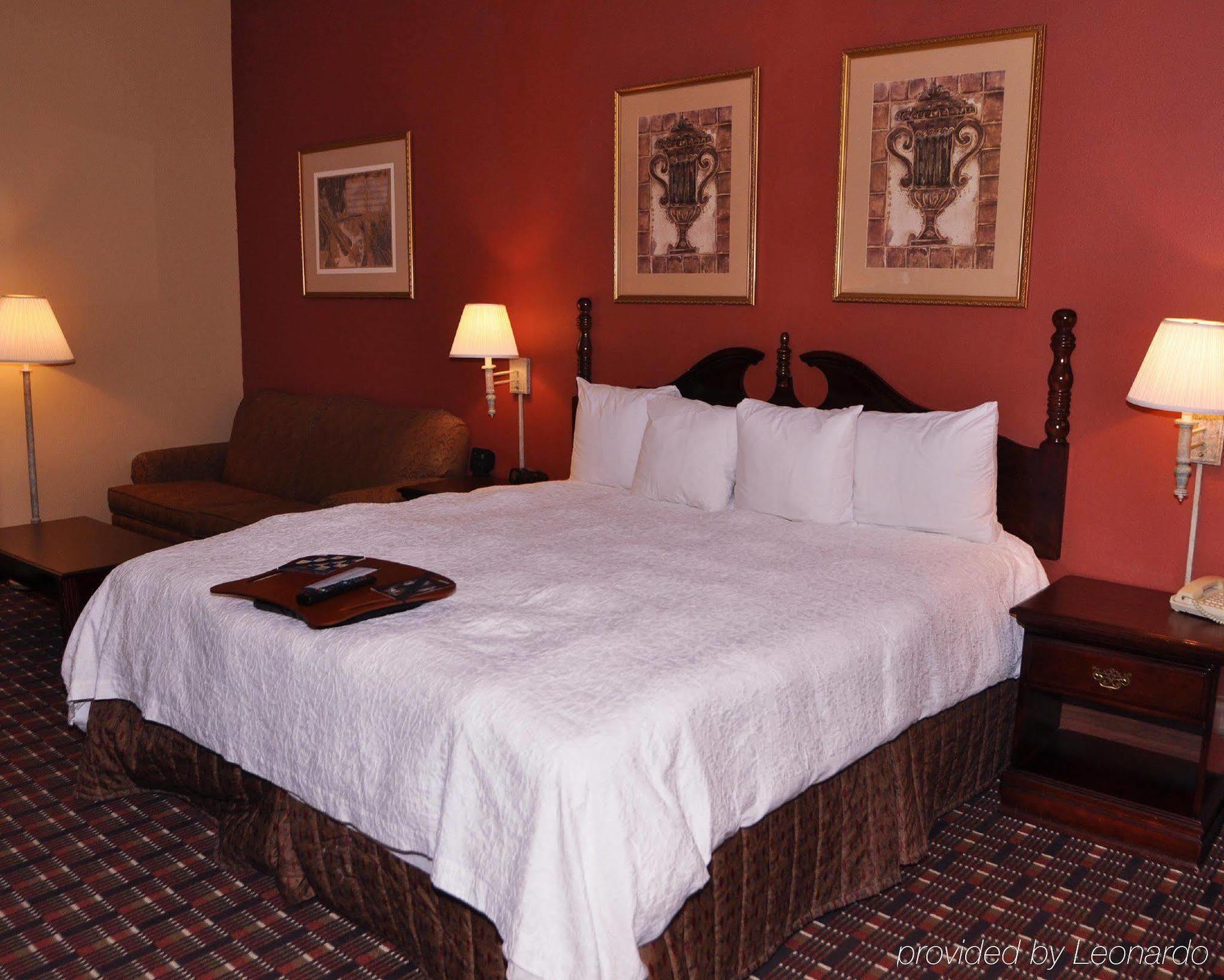 Hampton Inn Маскогі Екстер'єр фото