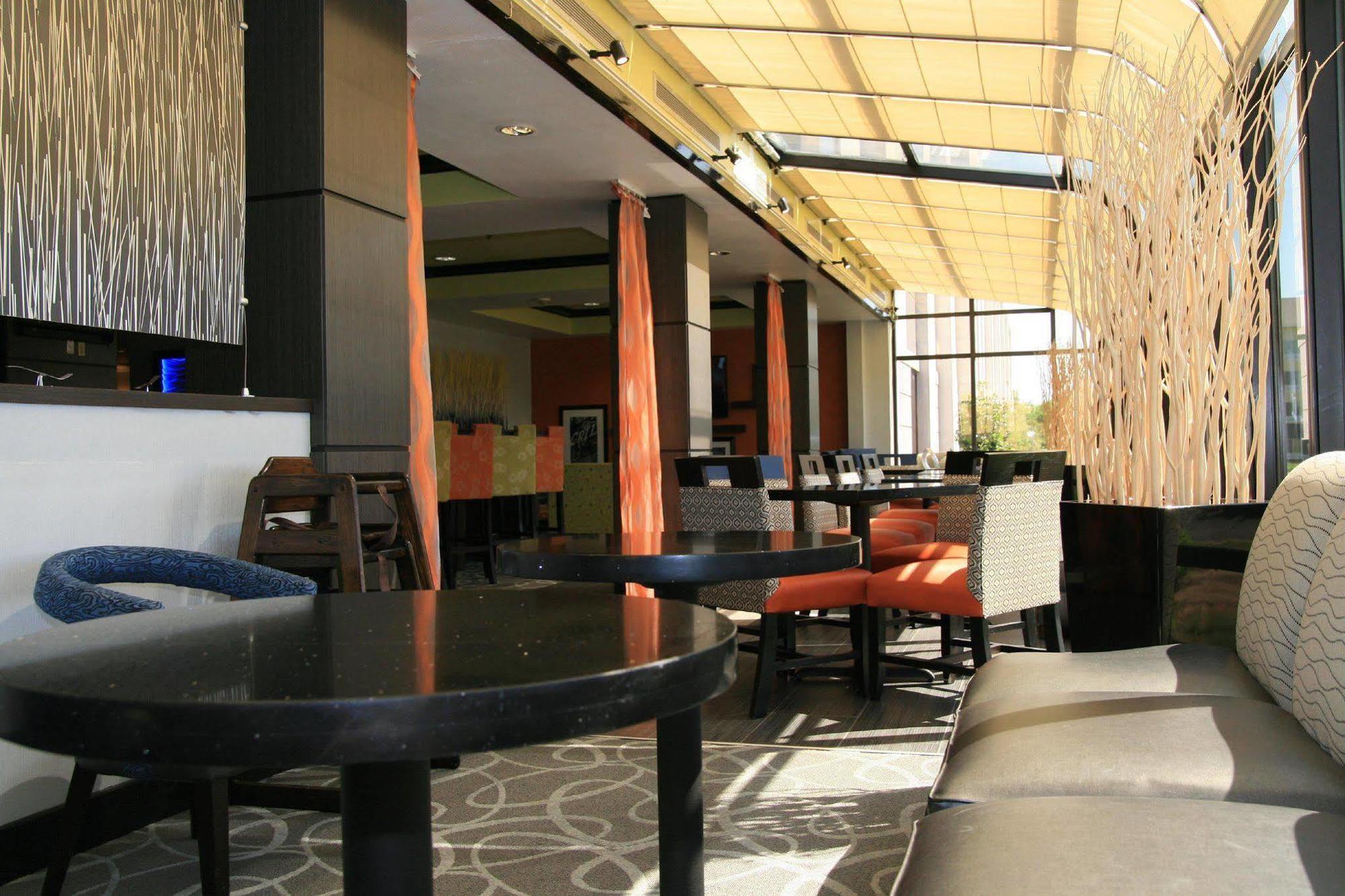 Hampton Inn Маскогі Екстер'єр фото