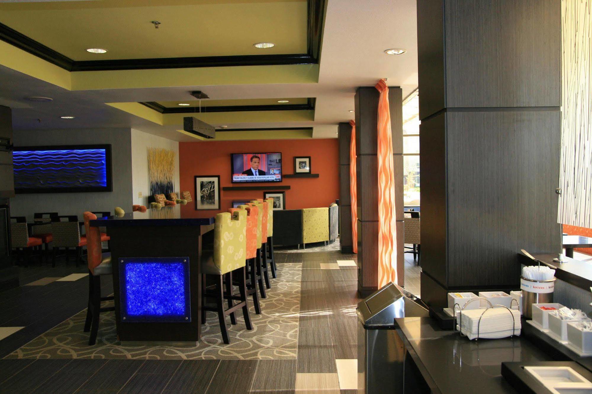 Hampton Inn Маскогі Екстер'єр фото